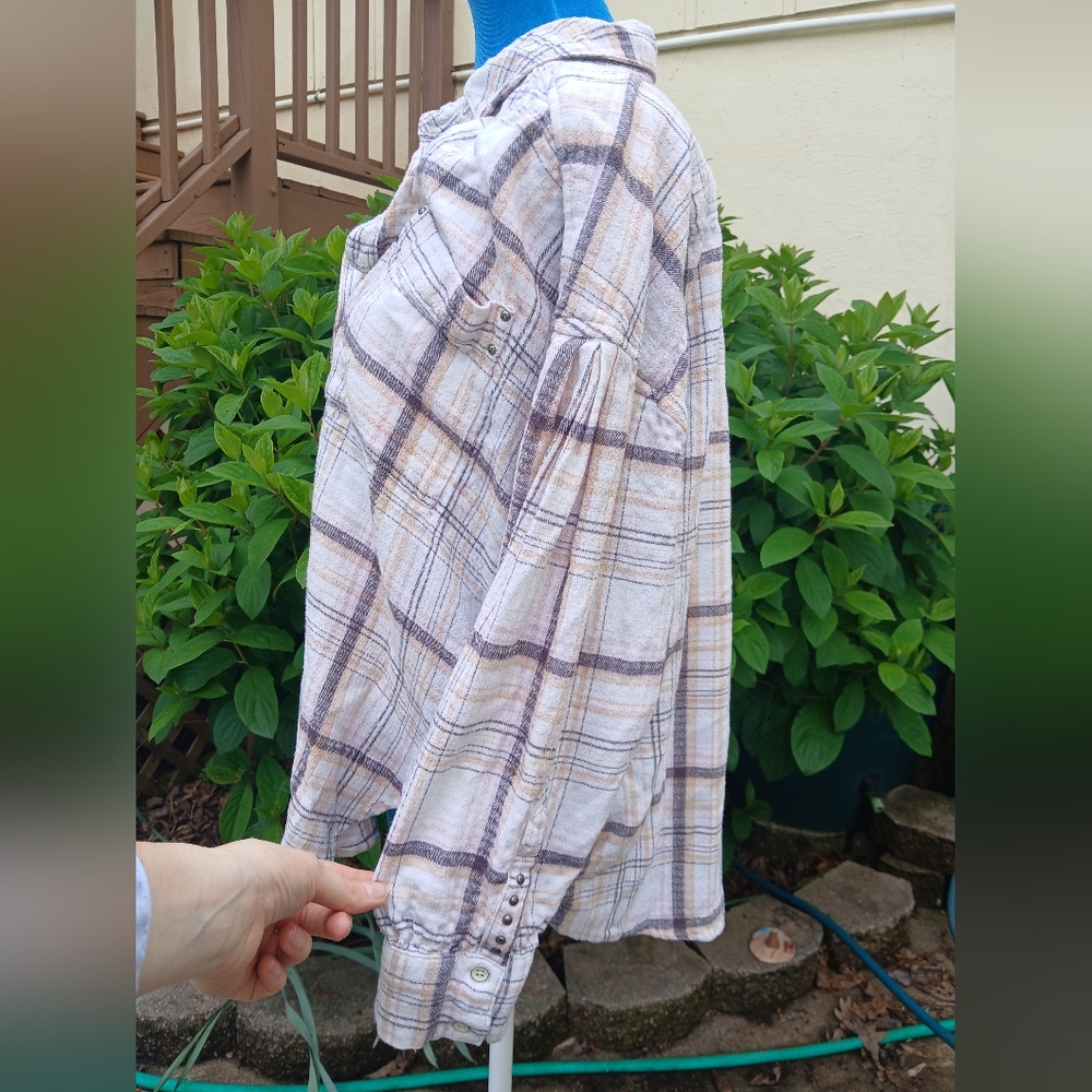 We The Free Flannel Plaid Button Up Oversized Top Extra Small EUC - Picture 5 of 11